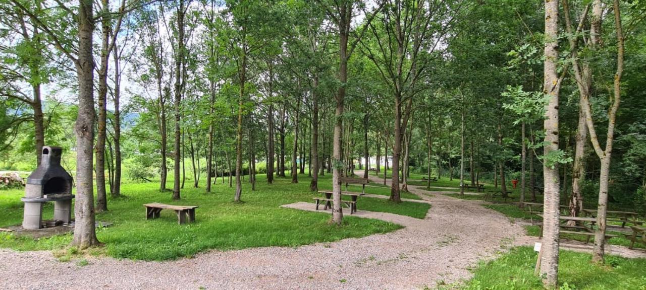 Camping Le Pré Cathare Lavelanet Extérieur photo