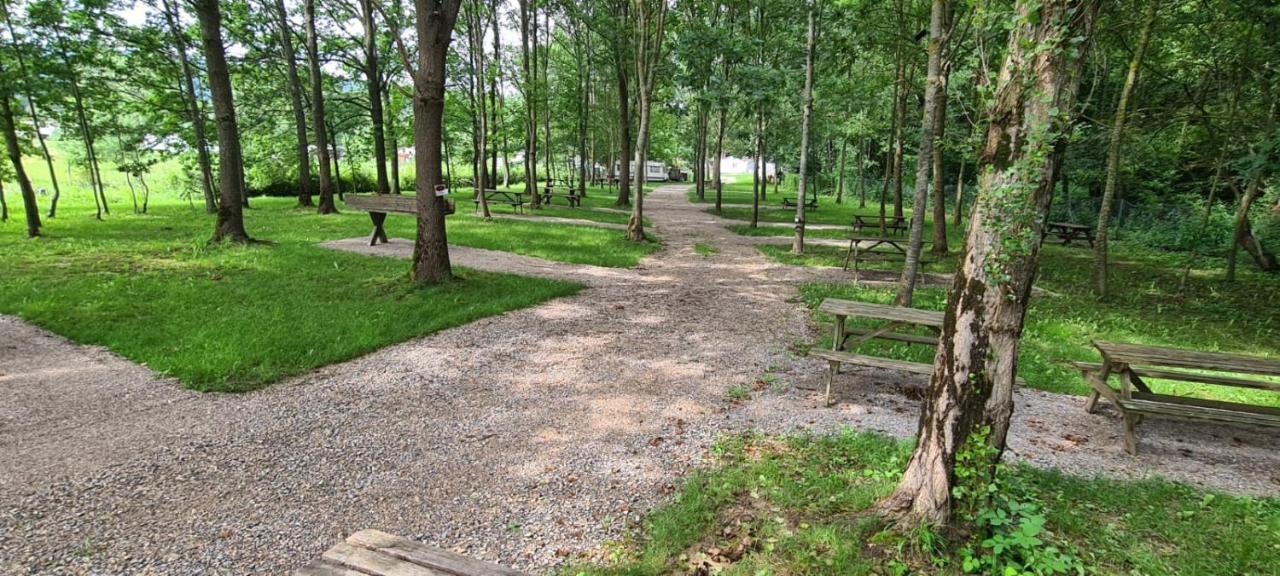 Camping Le Pré Cathare Lavelanet Extérieur photo