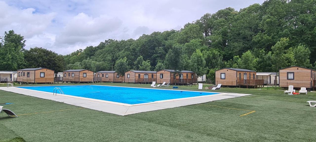 Camping Le Pré Cathare Lavelanet Extérieur photo