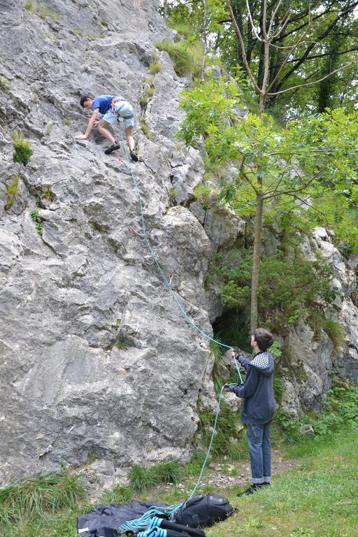 Camping Le Pré Cathare Lavelanet Extérieur photo